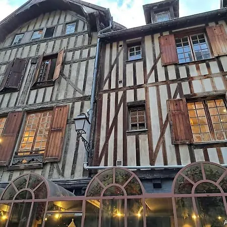Sibille : Elegance In The Heart Of The City Troyes Exterior photo