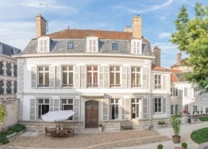 Sibille : Elegance In The Heart Of The City