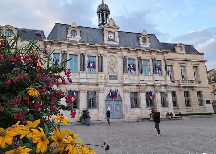 Sibille : Elegance In The Heart Of The City