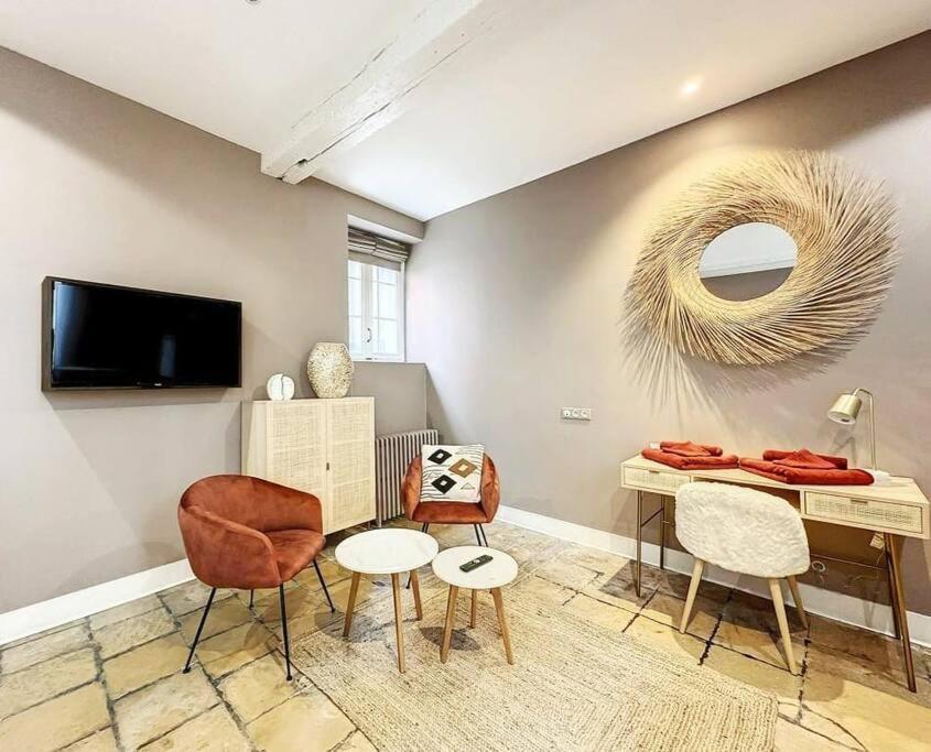 Apartment Sibille : Elegance In The Heart Of The