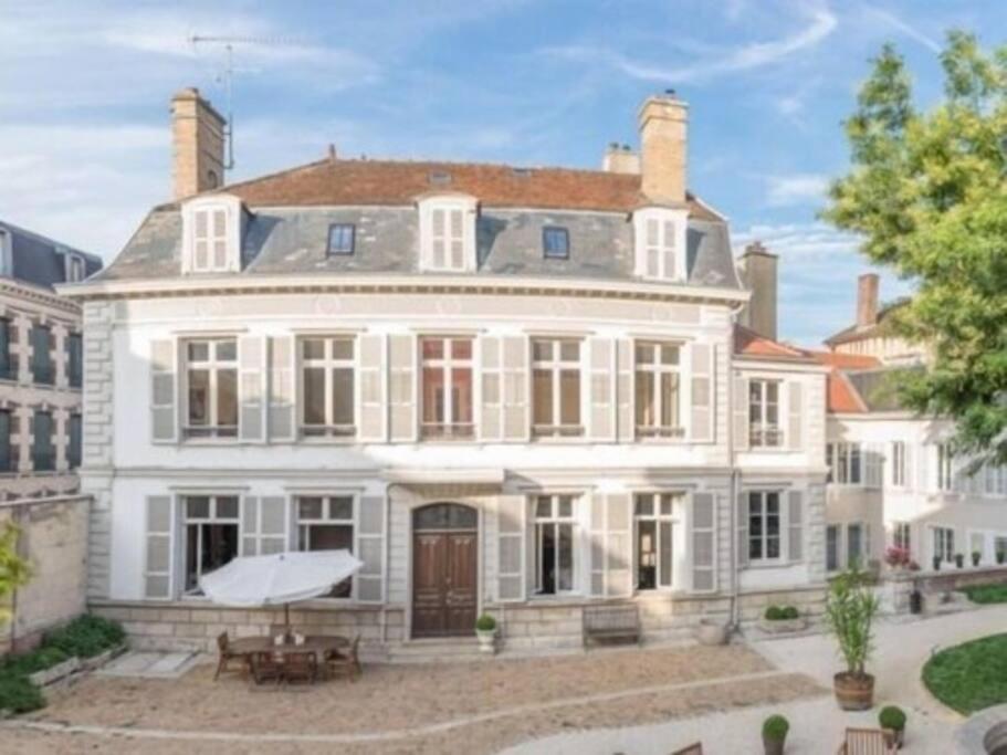 Sibille : Elegance In The Heart Of The Apartment