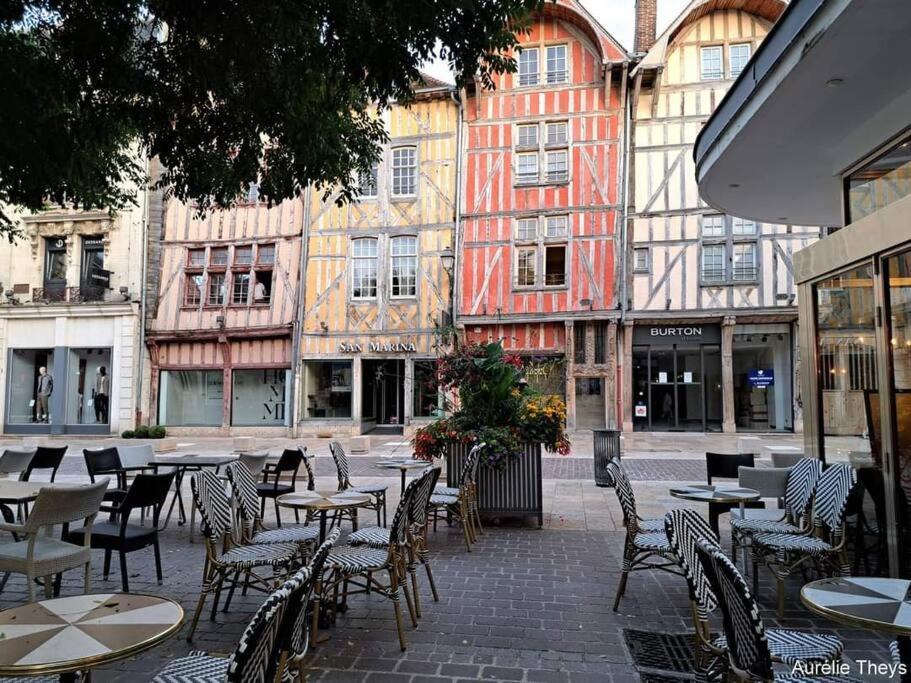 Sibille : Elegance In The Heart Of The
