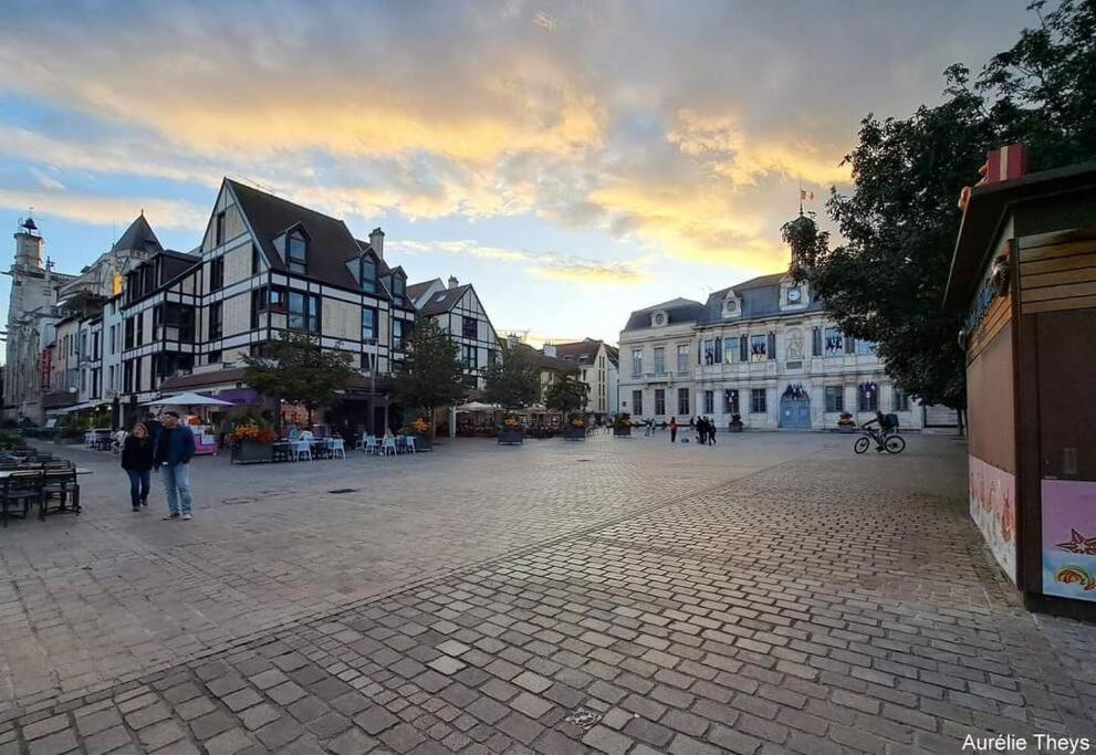 Sibille : Elegance In The Heart Of The Troyes