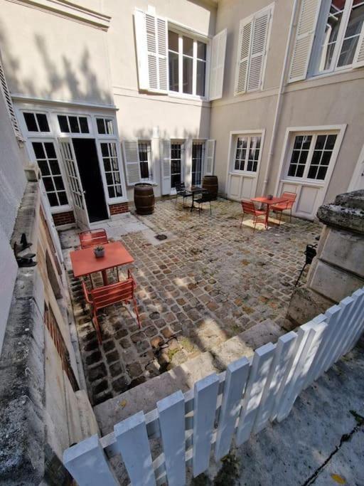 Sibille : Elegance In The Heart Of The Troyes